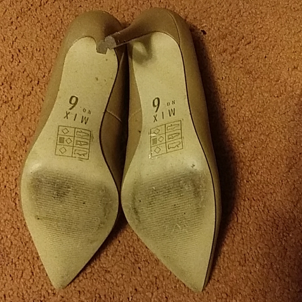 Heels - Picture 2 of 5